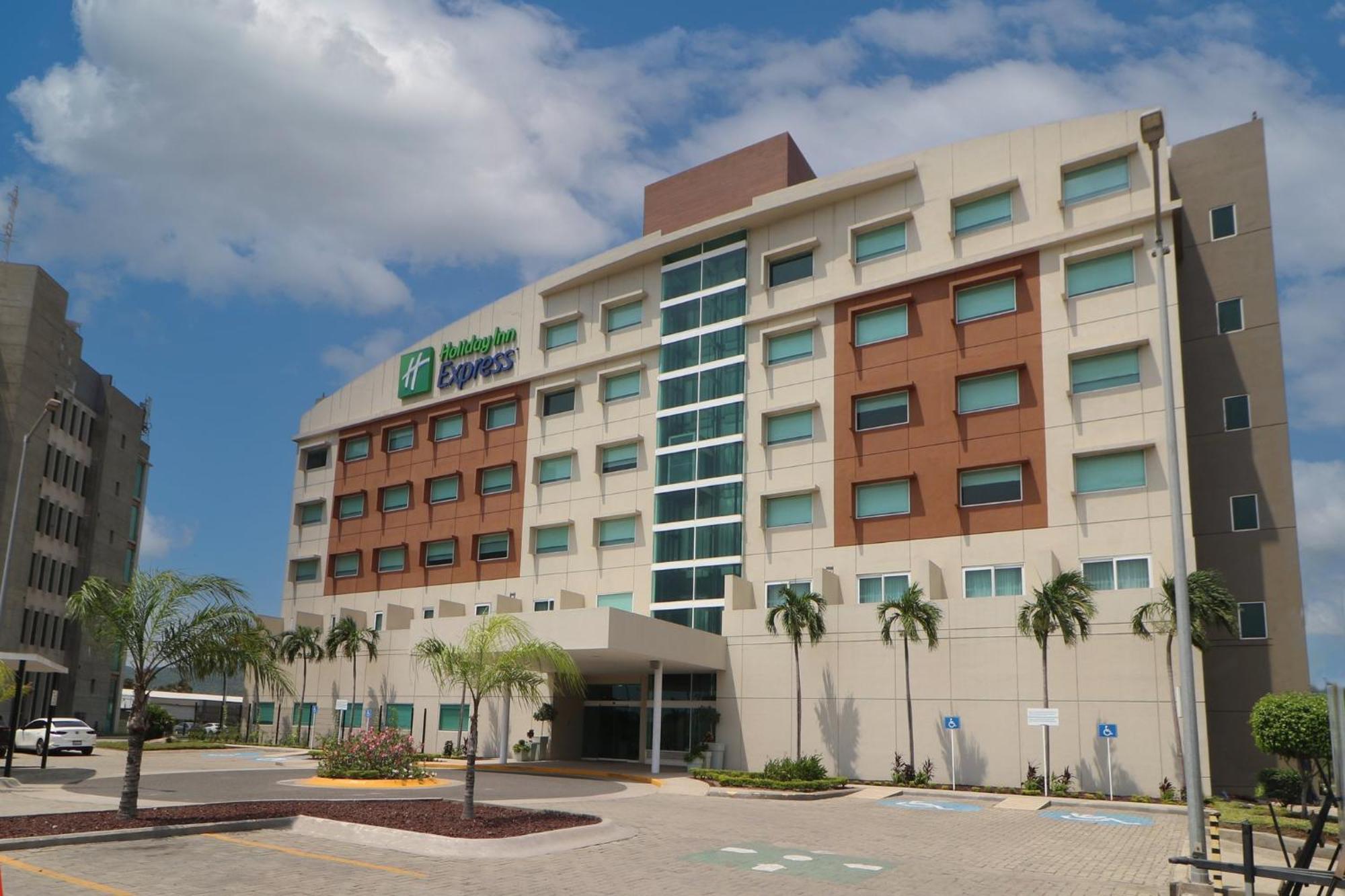 Holiday Inn Express Manzanillo By Ihg Buitenkant foto