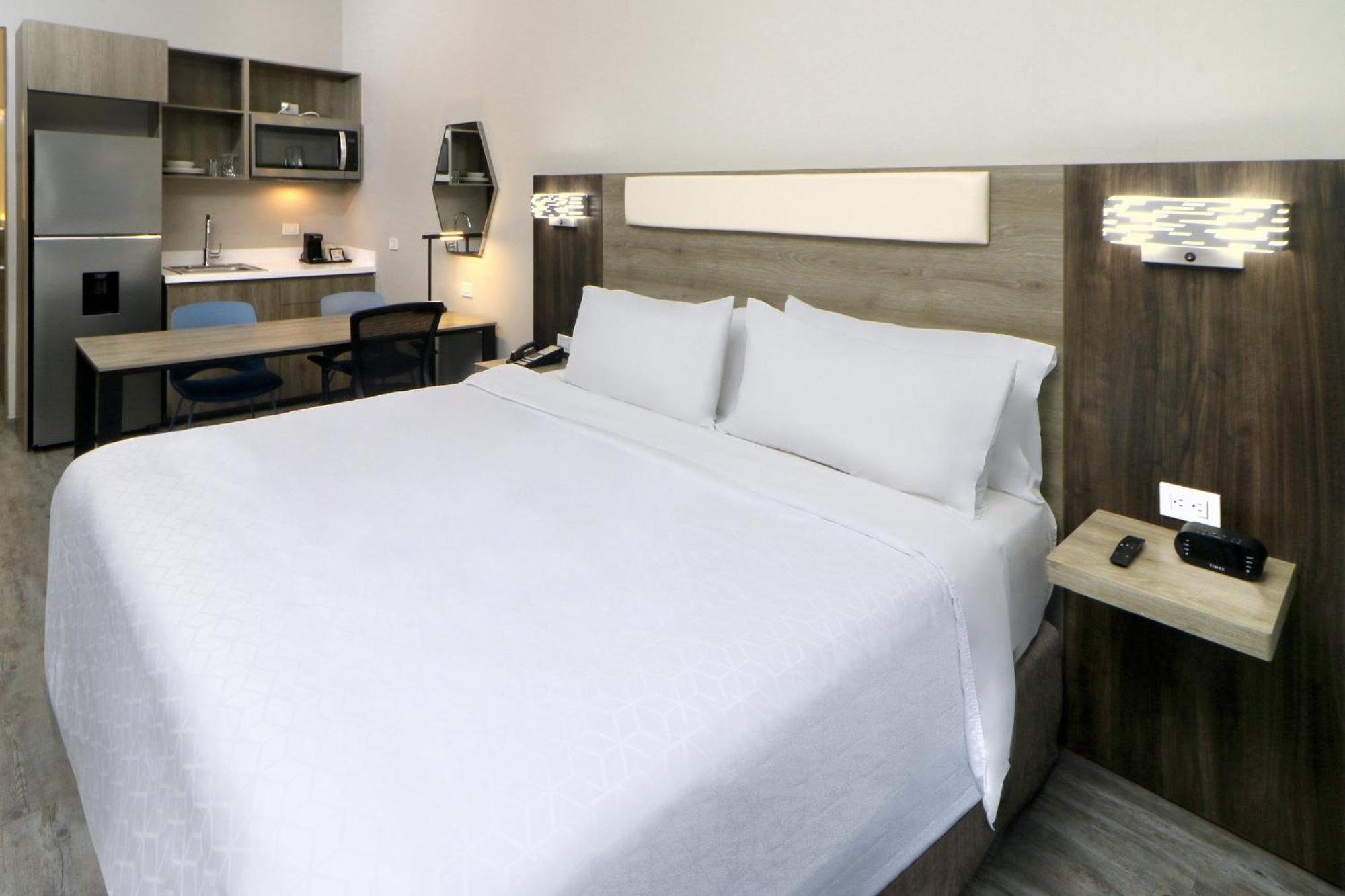 Holiday Inn Express Manzanillo By Ihg Buitenkant foto