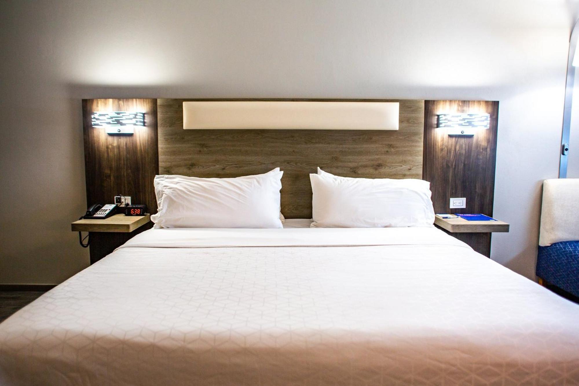 Holiday Inn Express Manzanillo By Ihg Buitenkant foto