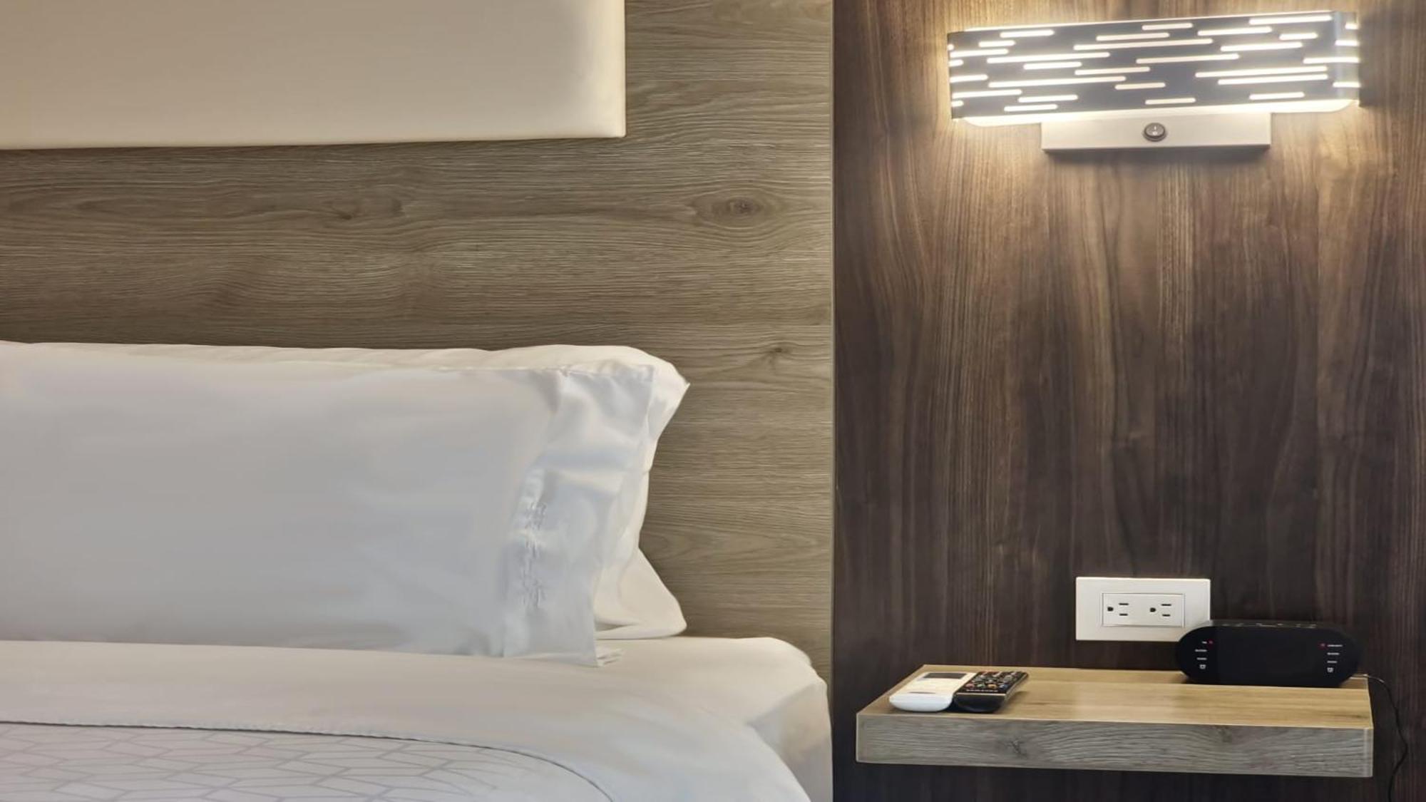 Holiday Inn Express Manzanillo By Ihg Buitenkant foto