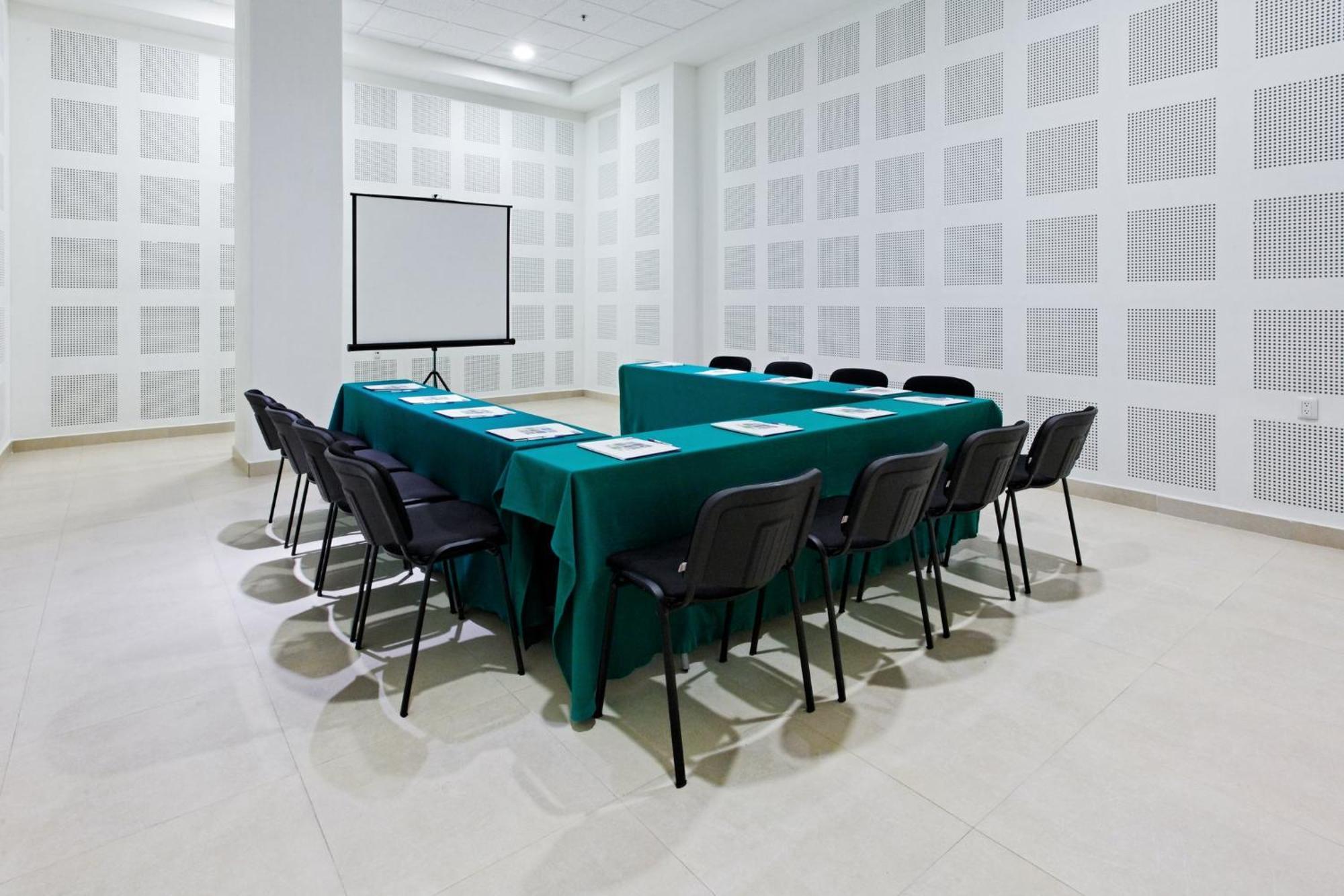 Holiday Inn Express Manzanillo By Ihg Buitenkant foto