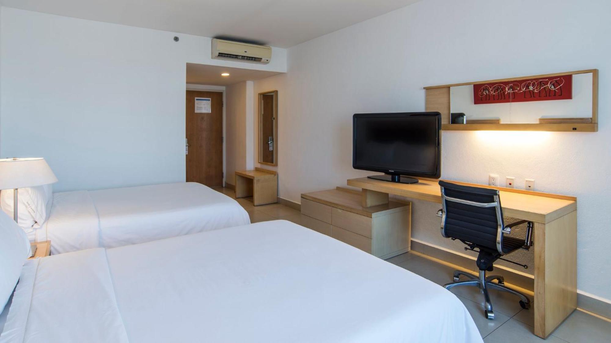 Holiday Inn Express Manzanillo By Ihg Buitenkant foto