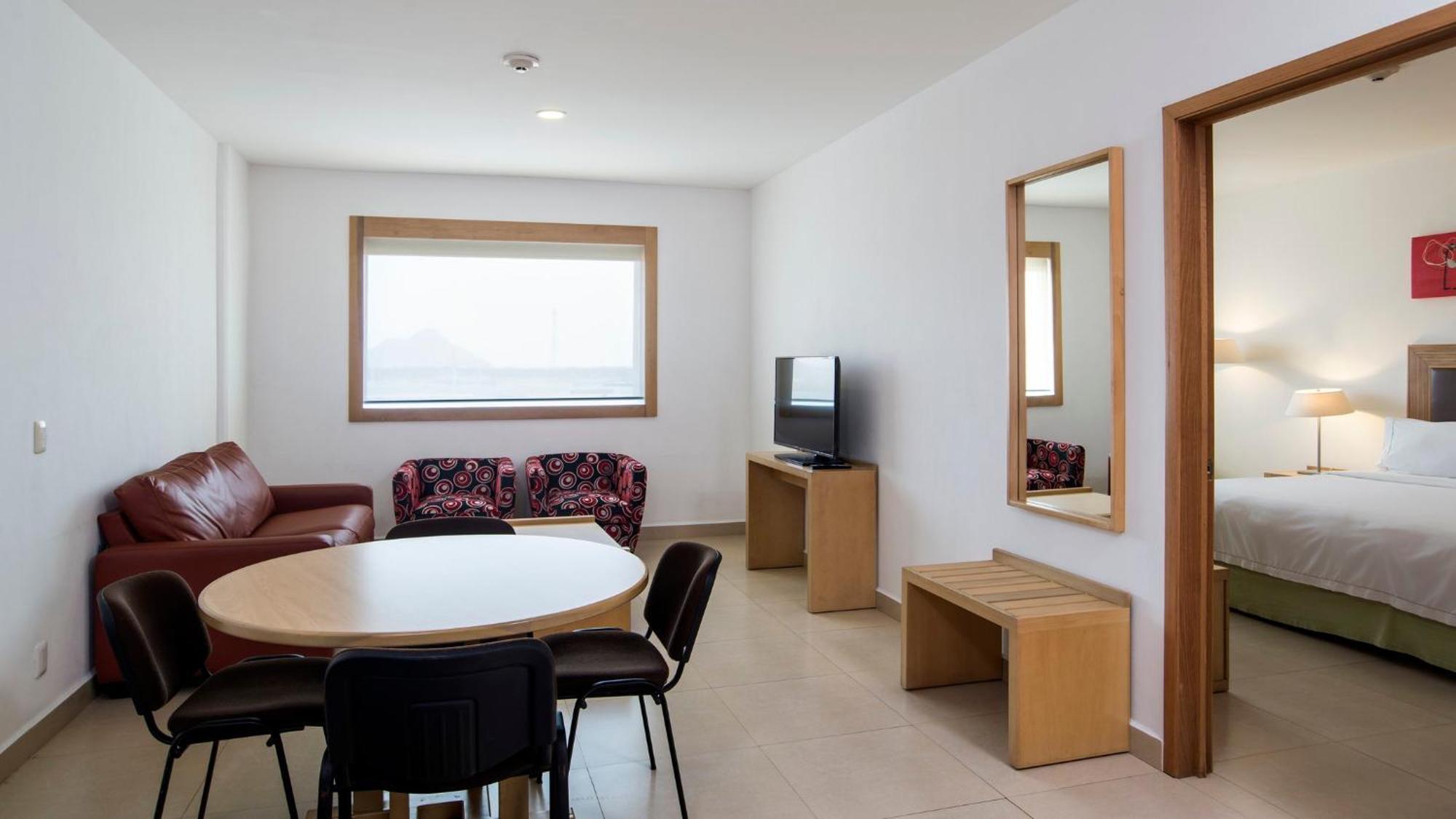 Holiday Inn Express Manzanillo By Ihg Buitenkant foto